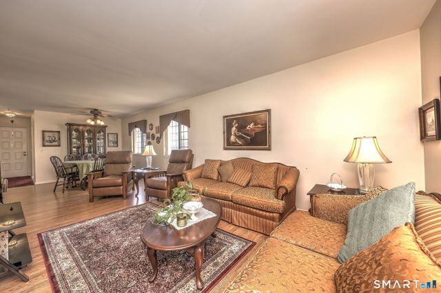 407 Swanson Crescent 407, Milford, CT 06461