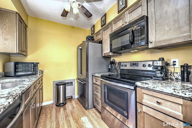 407 Swanson Crescent 407, Milford, CT 06461