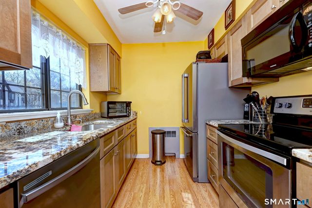 407 Swanson Crescent 407, Milford, CT 06461