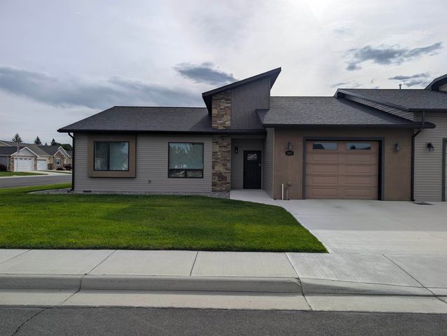205 Mountain View St, Powell, WY 82435 property photo