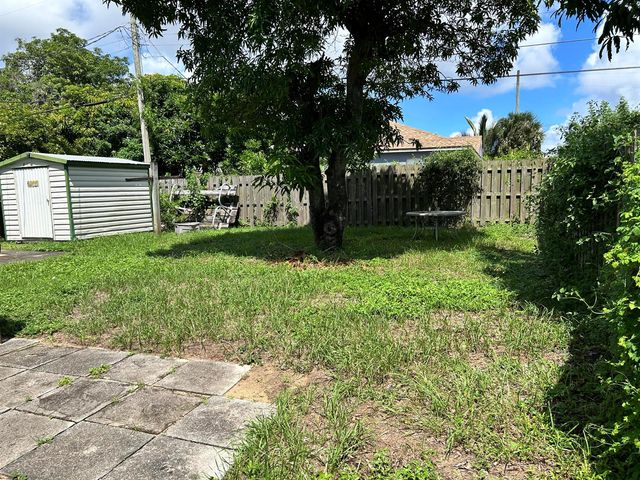 840 W 2nd Street, Riviera Beach, FL 33404
