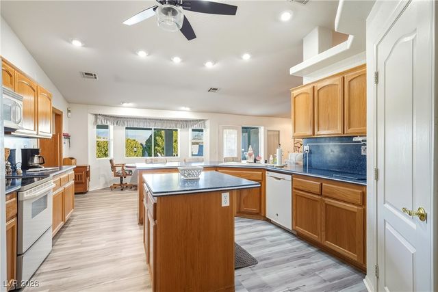 3581 Unicorn Avenue, Pahrump, NV 89048