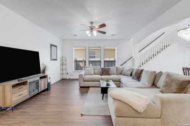 11927 Curtis Hill, San Antonio, TX 78254