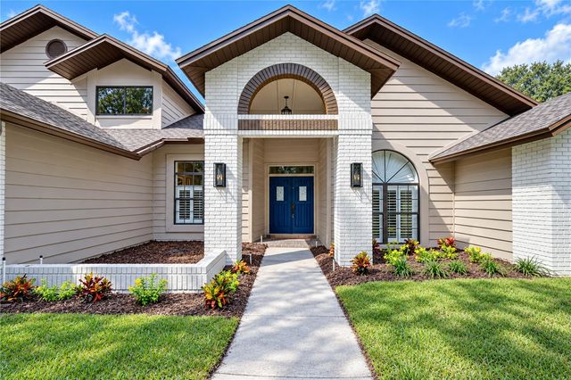 806 SANDRINGHAM LANE, Lutz, FL 33549