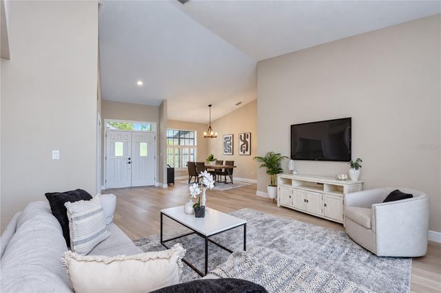 806 SANDRINGHAM LANE, Lutz, FL 33549