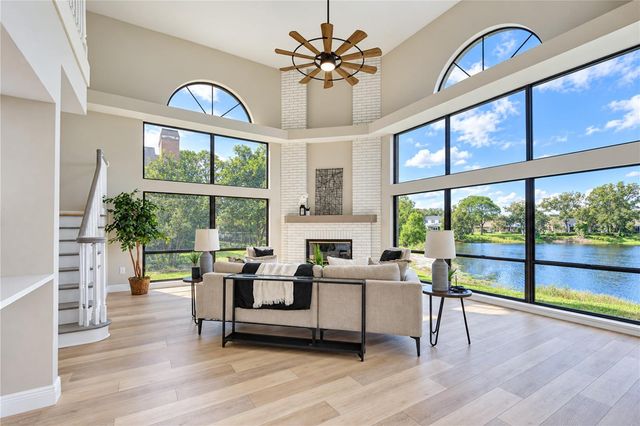 806 SANDRINGHAM LANE, Lutz, FL 33549
