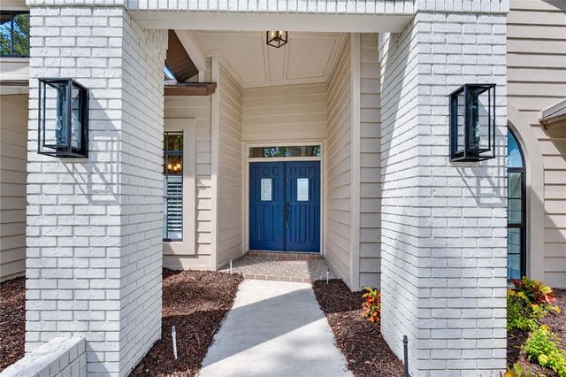 806 SANDRINGHAM LANE, Lutz, FL 33549