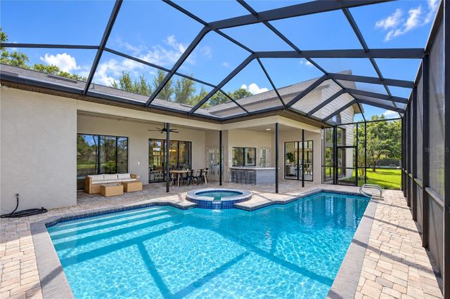 806 SANDRINGHAM LANE, Lutz, FL 33549