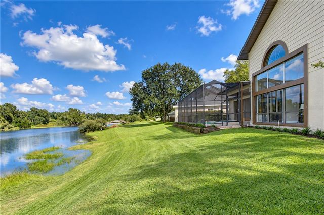 806 SANDRINGHAM LANE, Lutz, FL 33549