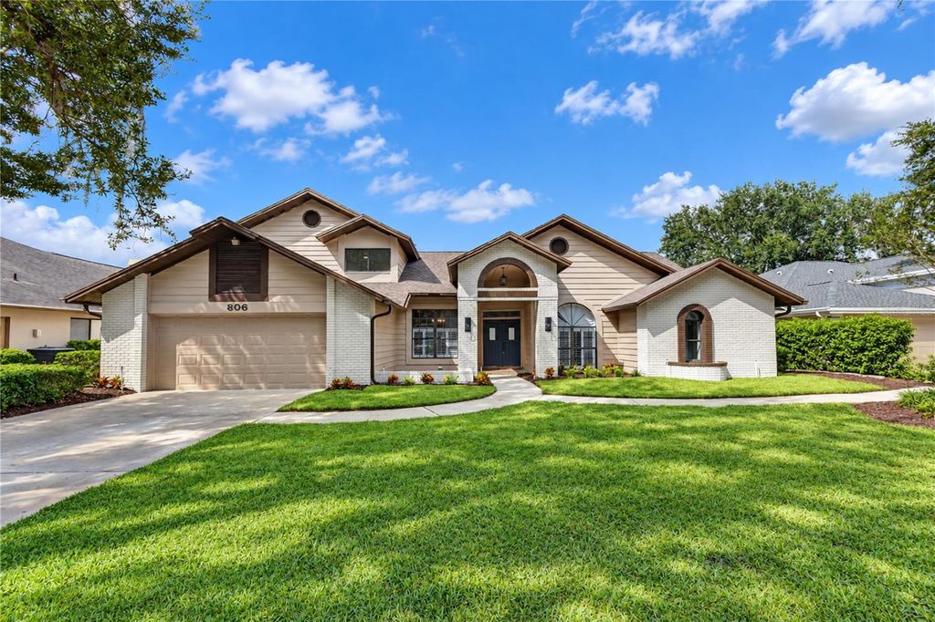 806 SANDRINGHAM LANE, Lutz, FL 33549