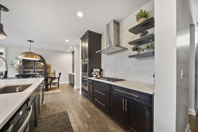 101 Lake Bluff Drive, Columbus, OH 43235