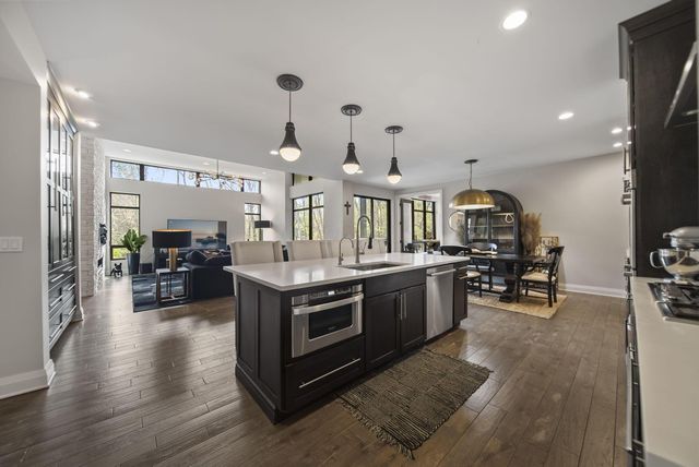 101 Lake Bluff Drive, Columbus, OH 43235