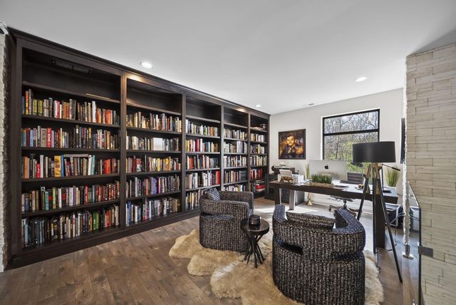 101 Lake Bluff Drive, Columbus, OH 43235