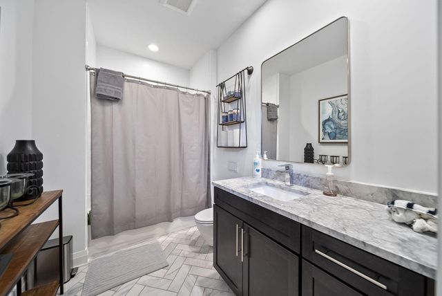 101 Lake Bluff Drive, Columbus, OH 43235