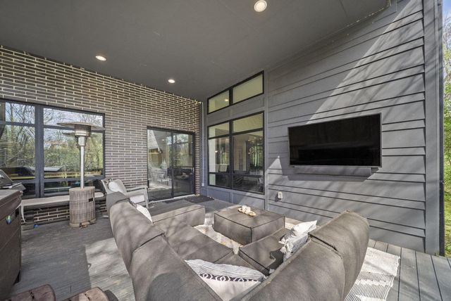 101 Lake Bluff Drive, Columbus, OH 43235