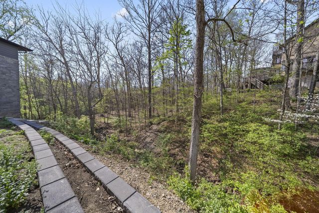 101 Lake Bluff Drive, Columbus, OH 43235