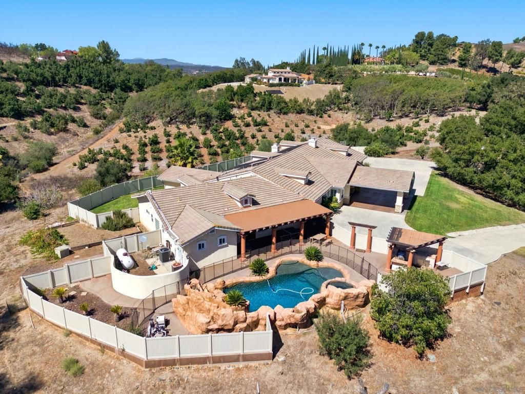 43821 Shady Creek, Temecula, CA 92590 — exterior