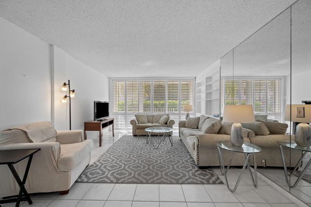 401 Peruvian Avenue 1010, Palm Beach, FL 33480