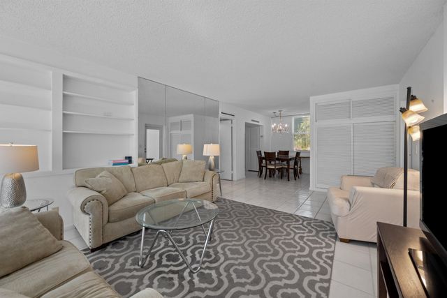 401 Peruvian Avenue 1010, Palm Beach, FL 33480