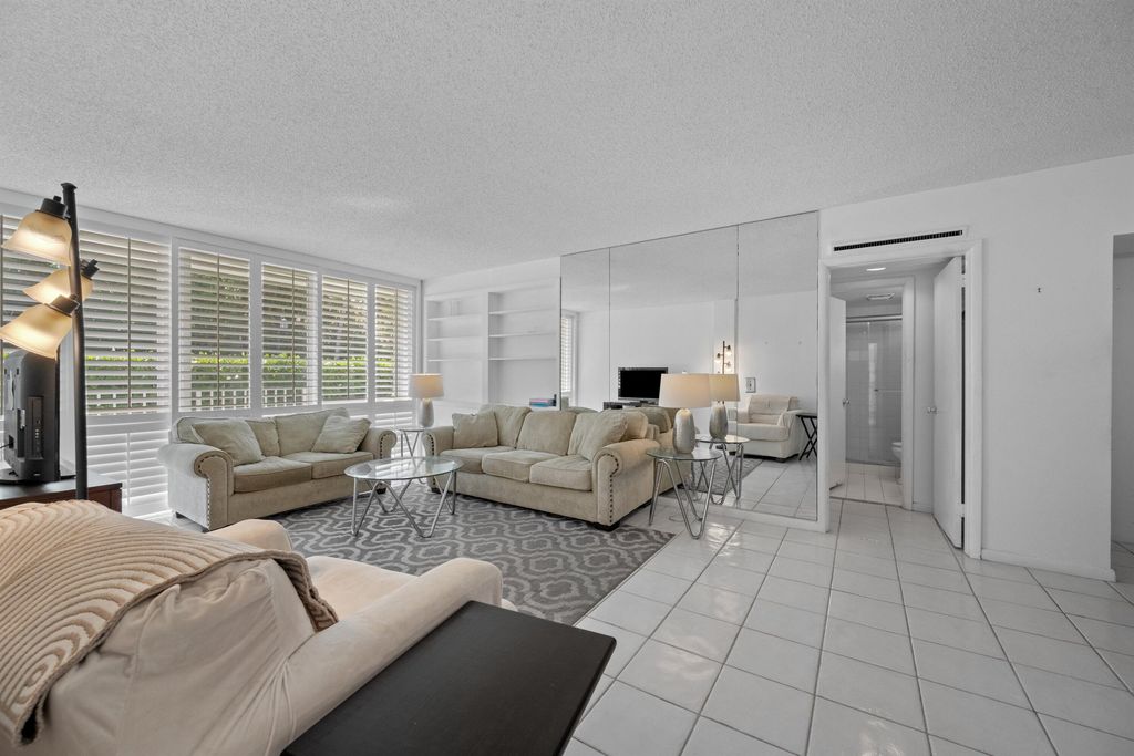 401 Peruvian Avenue 1010, Palm Beach, FL 33480