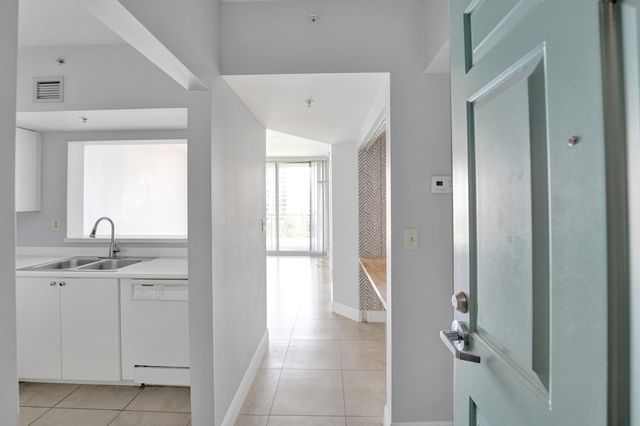 3020 NE 32nd Avenue 807, Fort Lauderdale, FL 33308