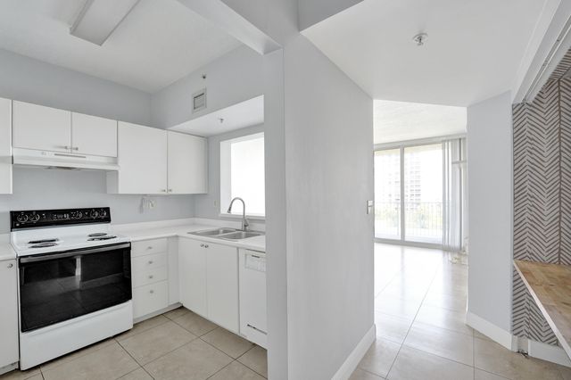 3020 NE 32nd Avenue 807, Fort Lauderdale, FL 33308