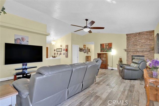 18311 Owatonna Road, Apple Valley, CA 92307