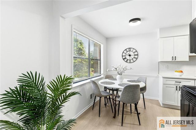 121 Beverly Hills Terrace B, Woodbridge Proper, NJ 07095