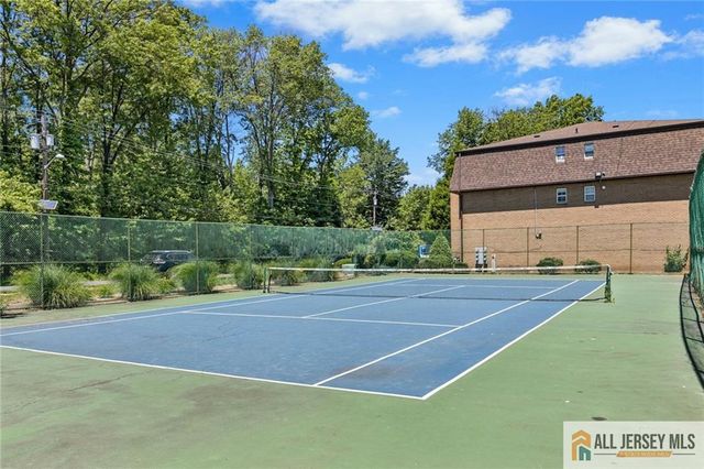 121 Beverly Hills Terrace B, Woodbridge Proper, NJ 07095
