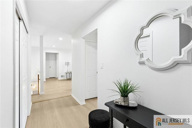121 Beverly Hills Terrace B, Woodbridge Proper, NJ 07095