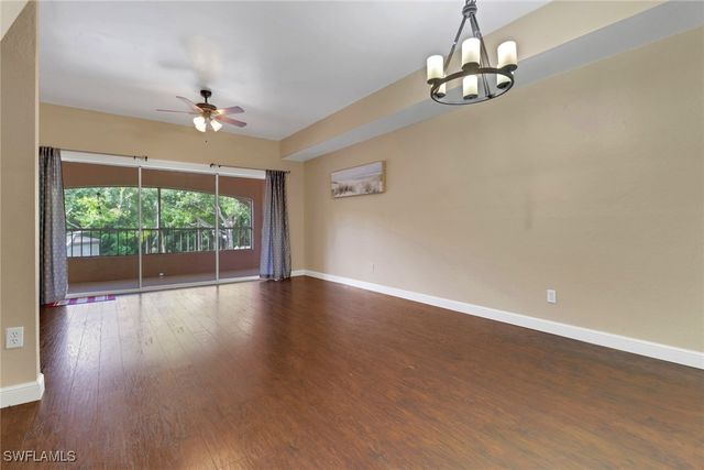 1096 Woodshire LN C202, Naples, FL 34105