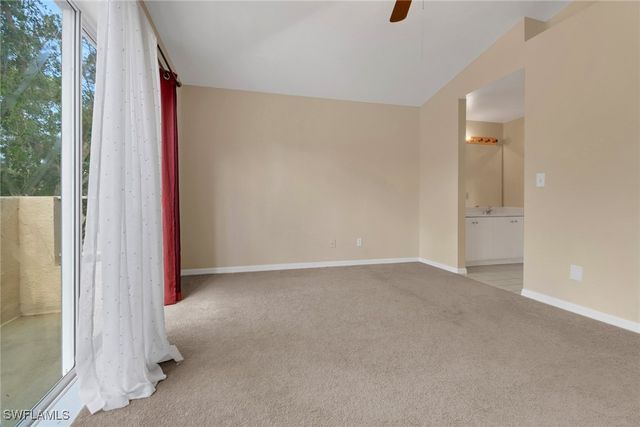 1096 Woodshire LN C202, Naples, FL 34105