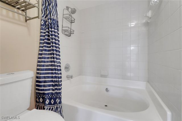 1096 Woodshire LN C202, Naples, FL 34105