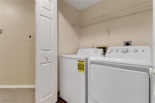 1096 Woodshire LN C202, Naples, FL 34105