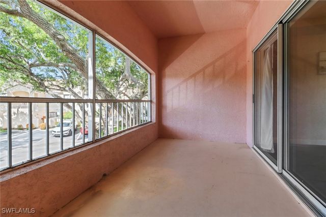 1096 Woodshire LN C202, Naples, FL 34105