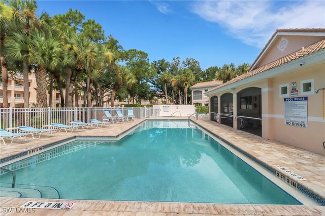 1096 Woodshire LN C202, Naples, FL 34105