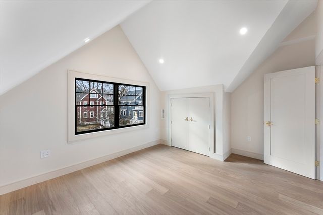 142 Metropolitan U:2, Boston, MA 02131