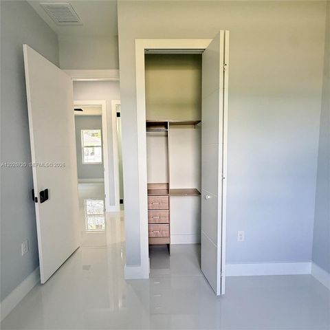 546 E Louisville St, Lehigh Acres, FL 33974
