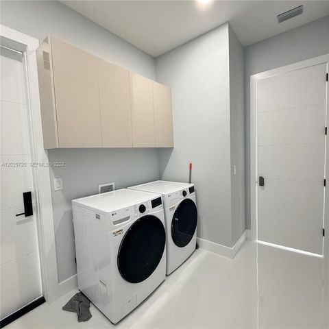 546 E Louisville St, Lehigh Acres, FL 33974