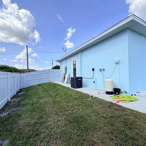546 E Louisville St, Lehigh Acres, FL 33974
