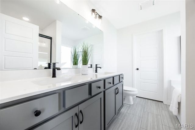 305 Frontenac Road, O'fallon, IL 62269