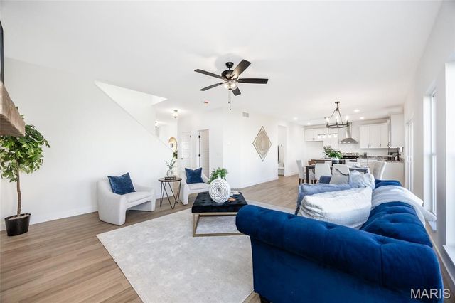 305 Frontenac Road, O'fallon, IL 62269