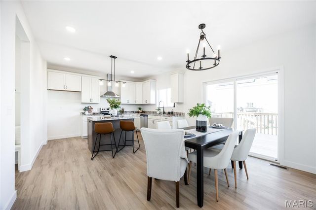 305 Frontenac Road, O'fallon, IL 62269