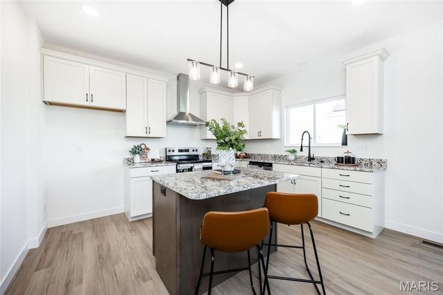 305 Frontenac Road, O'fallon, IL 62269