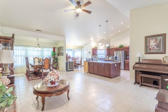 4368 Wild Flower Way, Redding, CA 96001