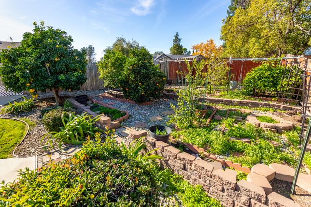 4368 Wild Flower Way, Redding, CA 96001