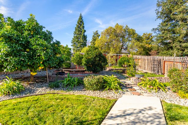4368 Wild Flower Way, Redding, CA 96001