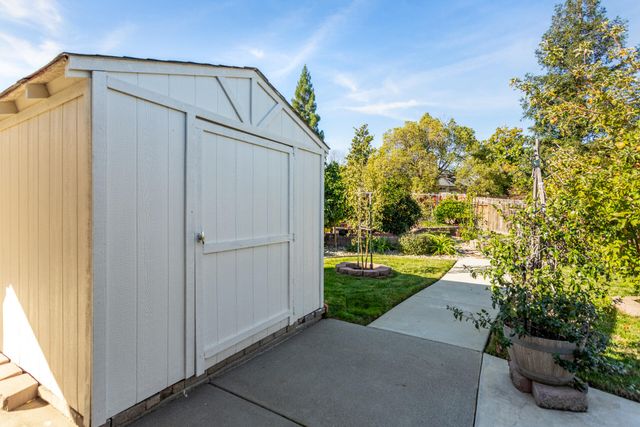 4368 Wild Flower Way, Redding, CA 96001