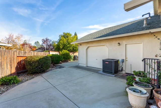 4368 Wild Flower Way, Redding, CA 96001