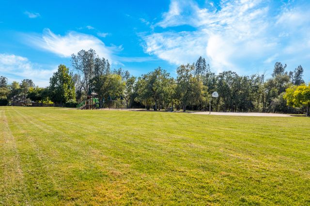 4368 Wild Flower Way, Redding, CA 96001